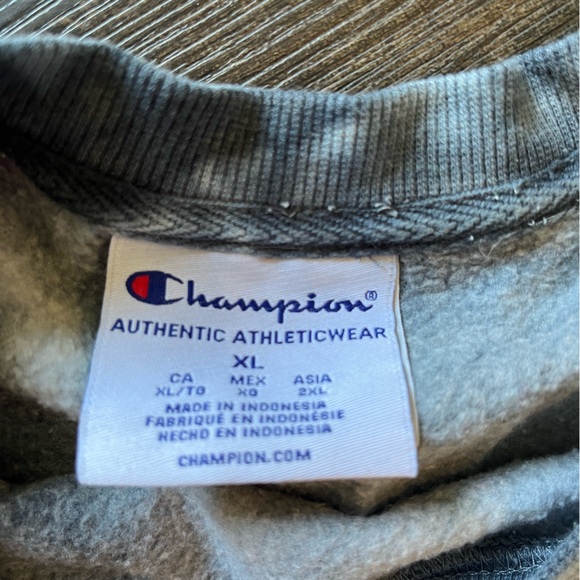 Champion sweater - Picture 2 of 2
